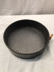 562557