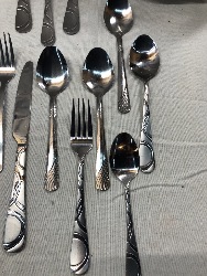 562615
