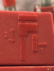 562628