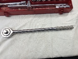 562759