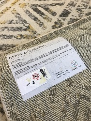 562801