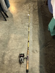 562826