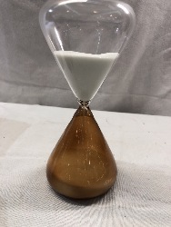 562873