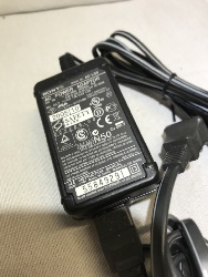 563027