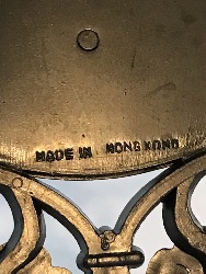 563649