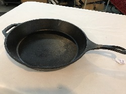 563686