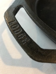 563688