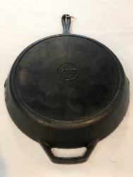 563690