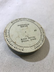 563812