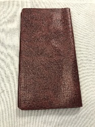 563906