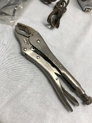 563919