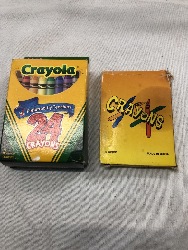 563925