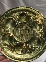 563954