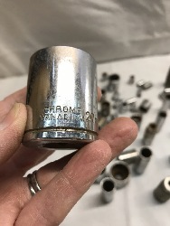 563963