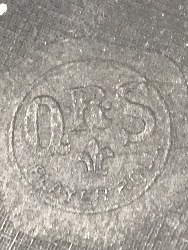 564090