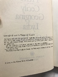 564431