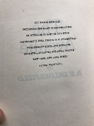 564435