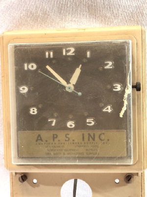 565911
