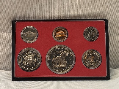 566029