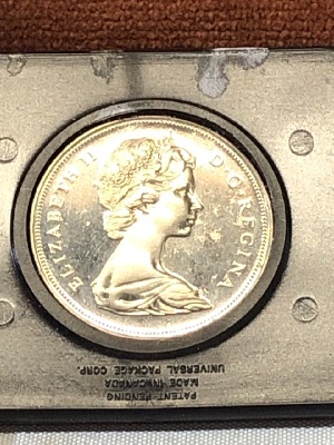 566061