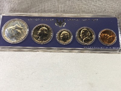 566106