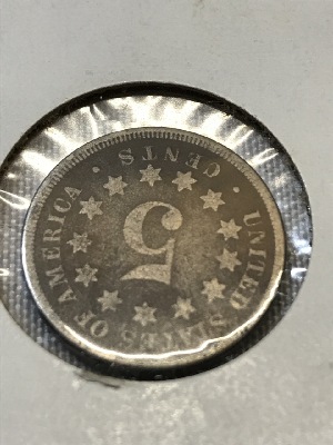 566173