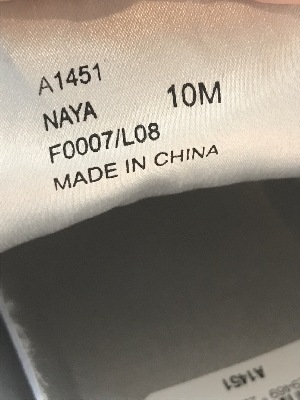 566379
