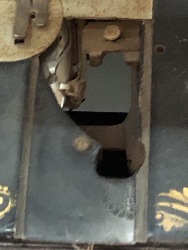 564882