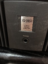 564997
