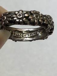 565232