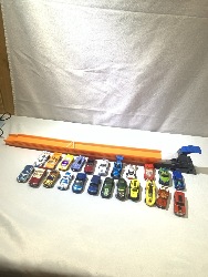 565627
