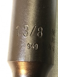 565782