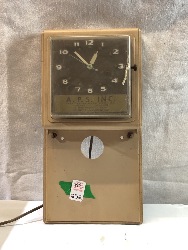 565910