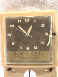 565911