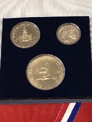 566032