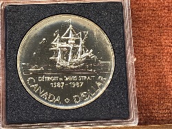 566058