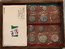 566085