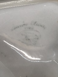 566370