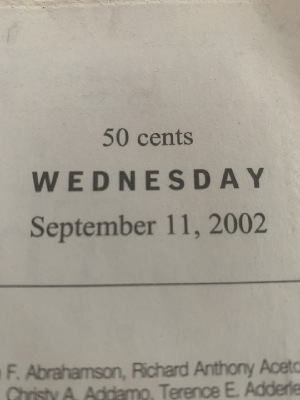 566925