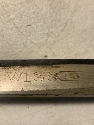 570435