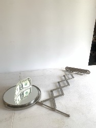 560317