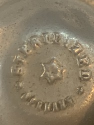 563133