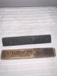 563591