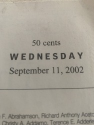 566925