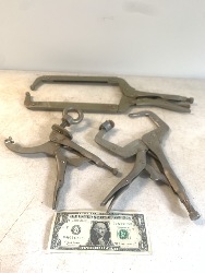 567271