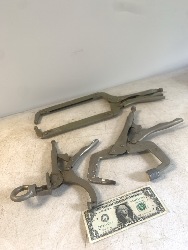 567272