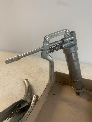 567304
