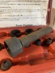 567310