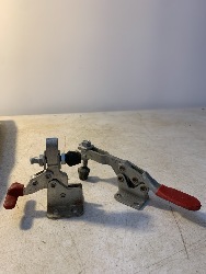 569471