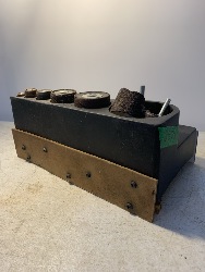 569575